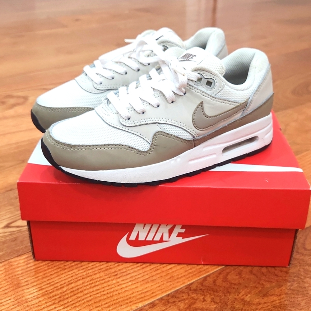 Nike White and Gray Sneakers